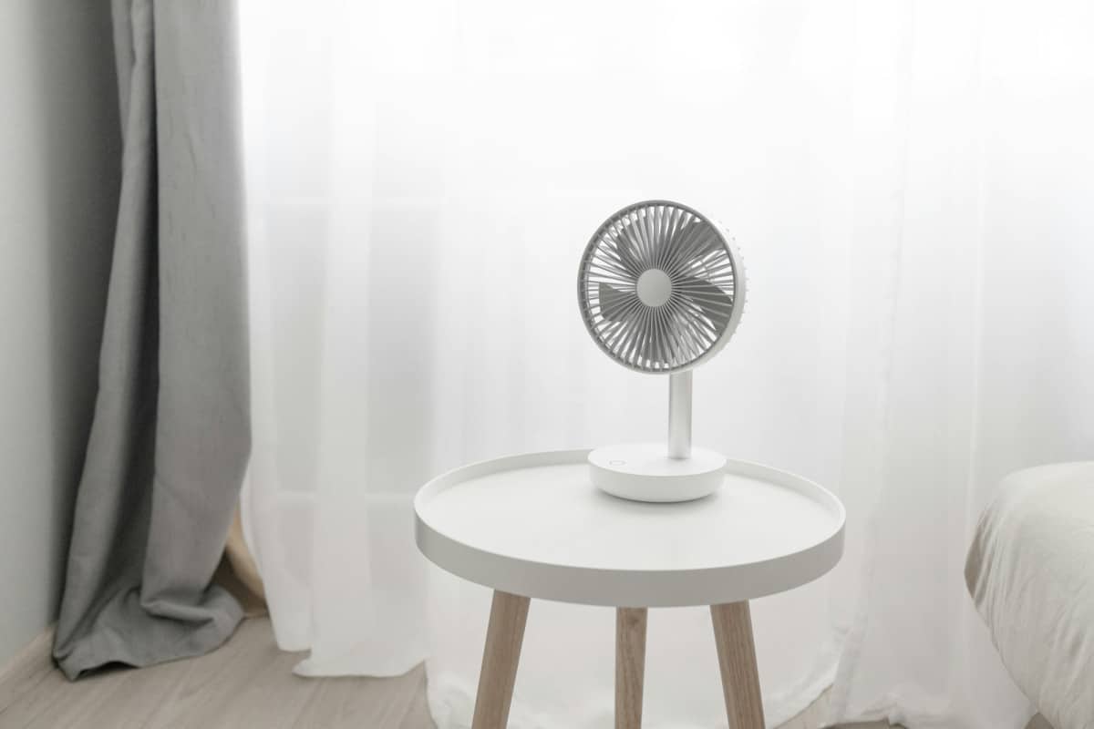 Trucchi per una camera da letto fresca in estate.